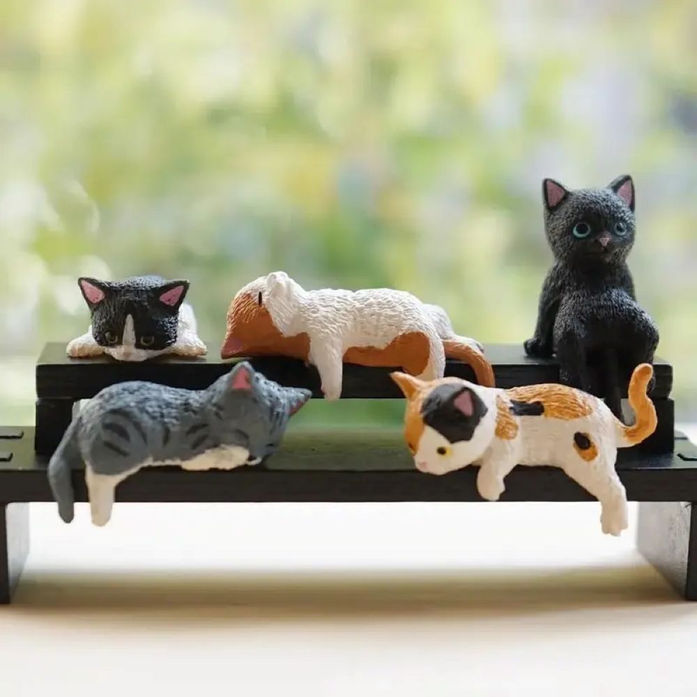 Hand-Painted Mini Cat Desk Figurines - 1 set (5 cats)